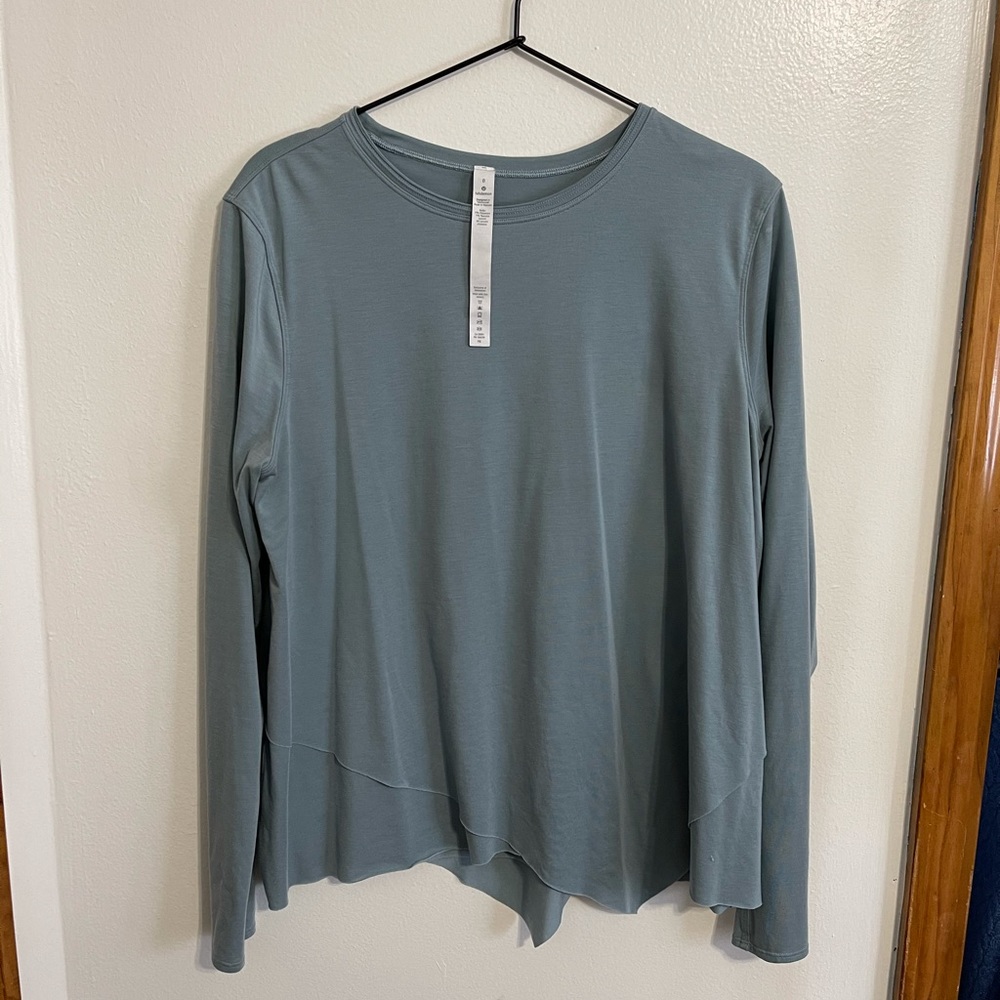 Lululemon Long Sleeve Shirt size 8